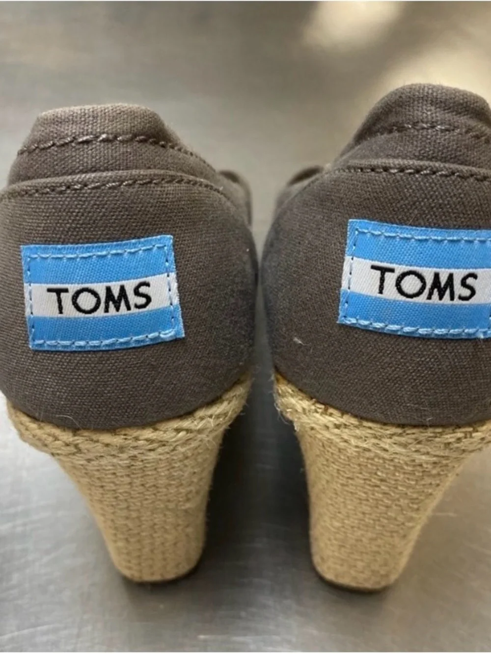 TOMS Calypso Gray Canvas Peep-Toe Espadrille Wedge Heels - Size 8